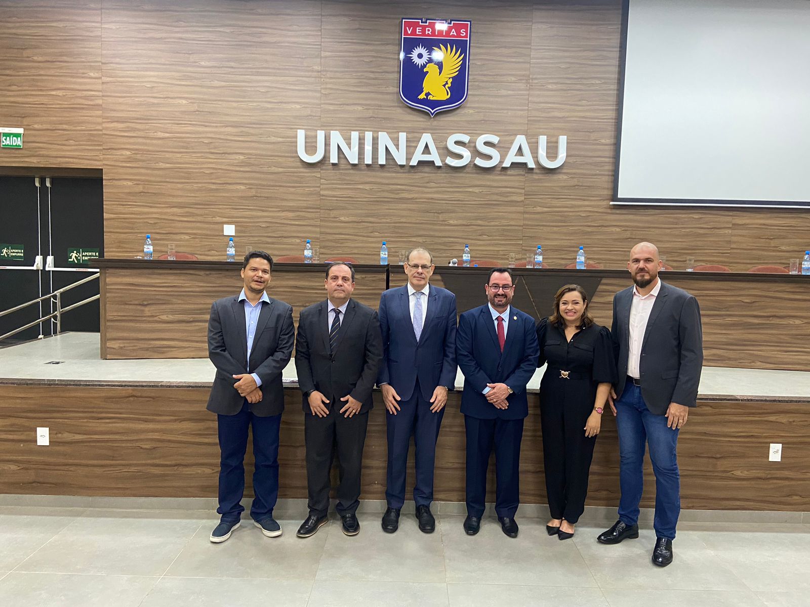 Professor da EDCM, juiz Fabrízio Menezes realiza lançamento de livro no Núcleo Pedagógico da Emeron em Cacoal