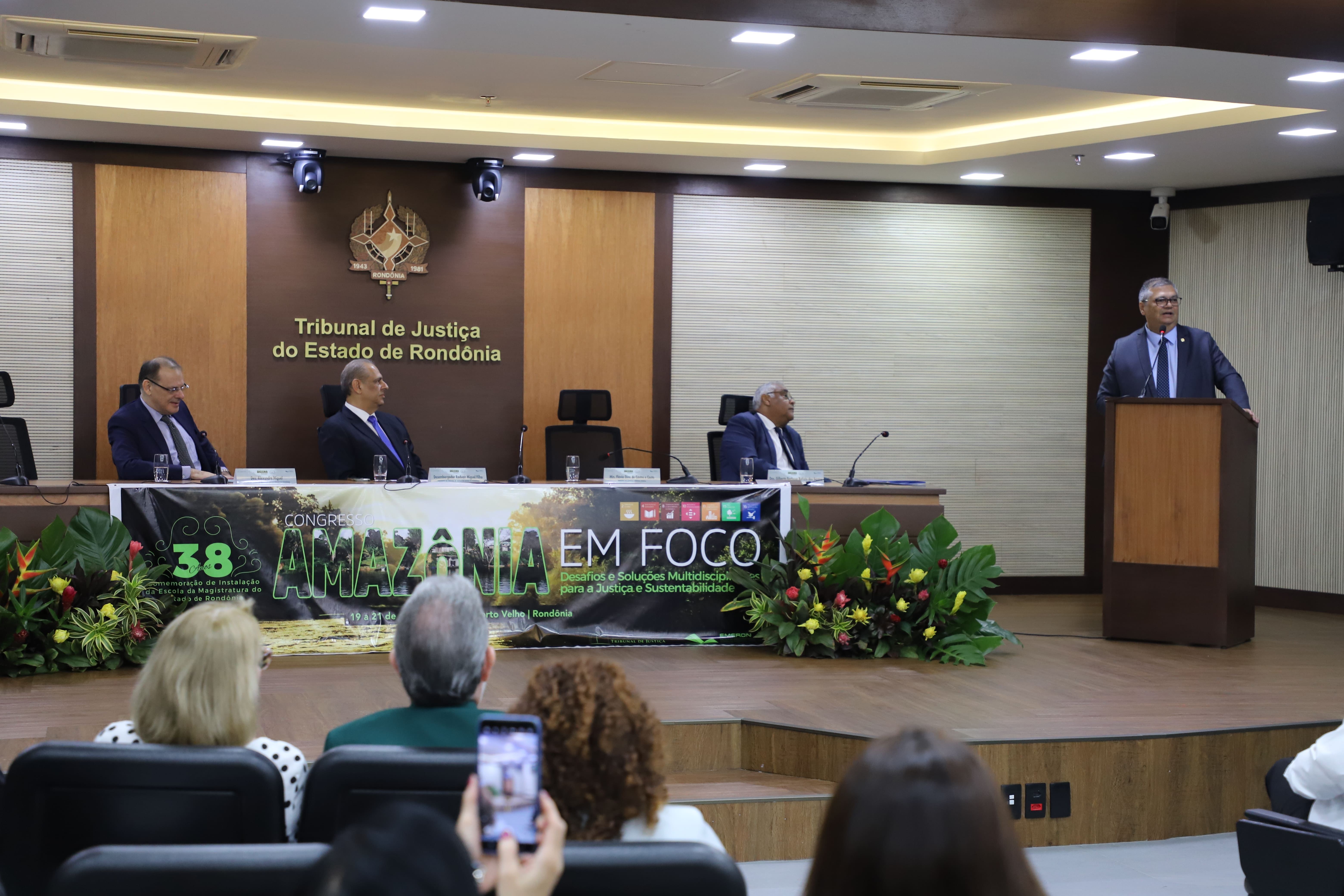 Homenagens, inauguração da galeria de vice-diretores e lançamento do livro sobre a história de vida de magistradas encerram a programação do aniversário de 38 anos da Emeron