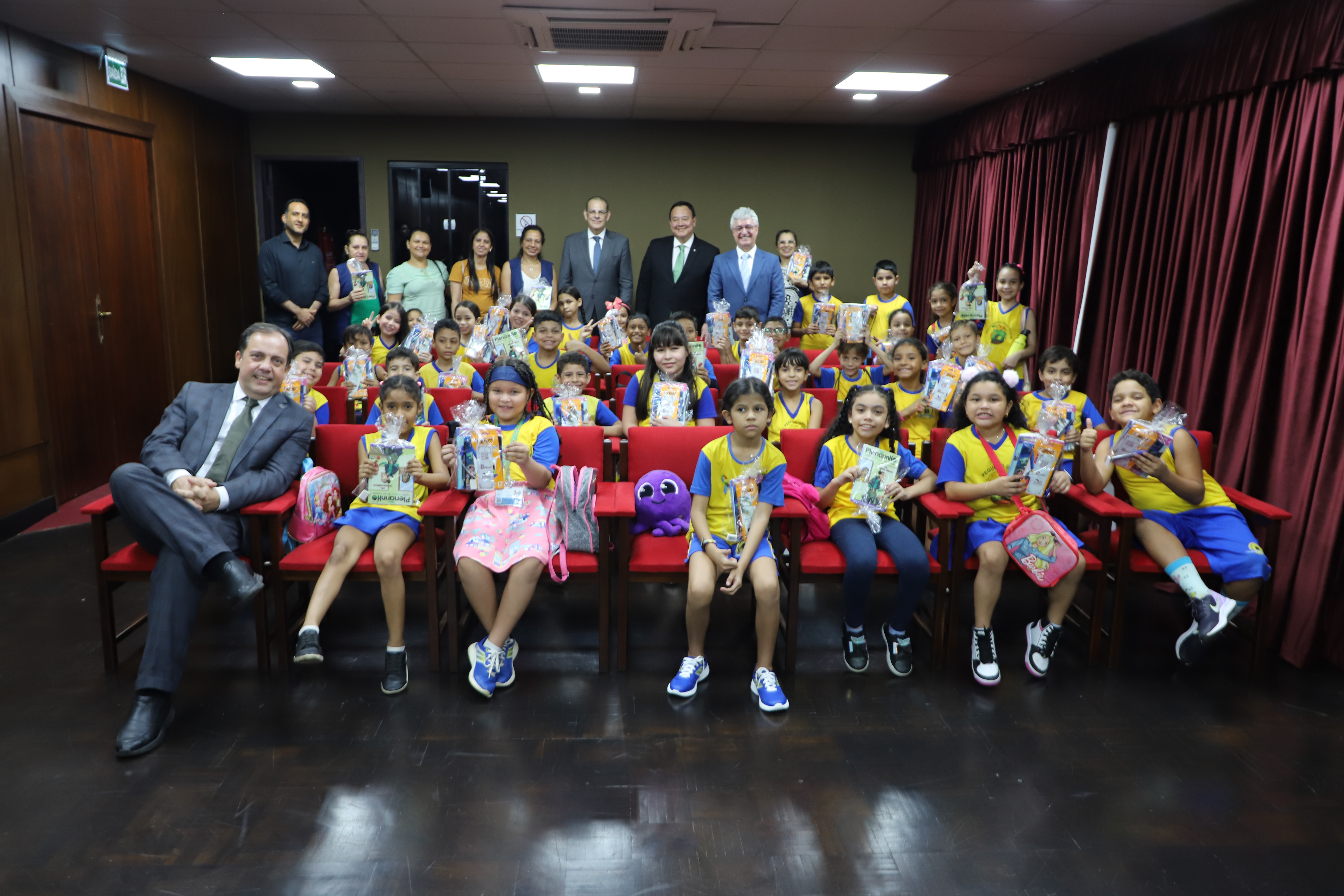 Programa ‘A Escola no Judiciário’ inicia 3ª edição com visitas guiadas à Emeron e ao CCDHM