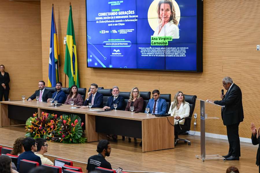 Ano letivo da Emeron é oficialmente aberto com palestra de Ana Virgínia Carnaúba sobre convivência intergeracional