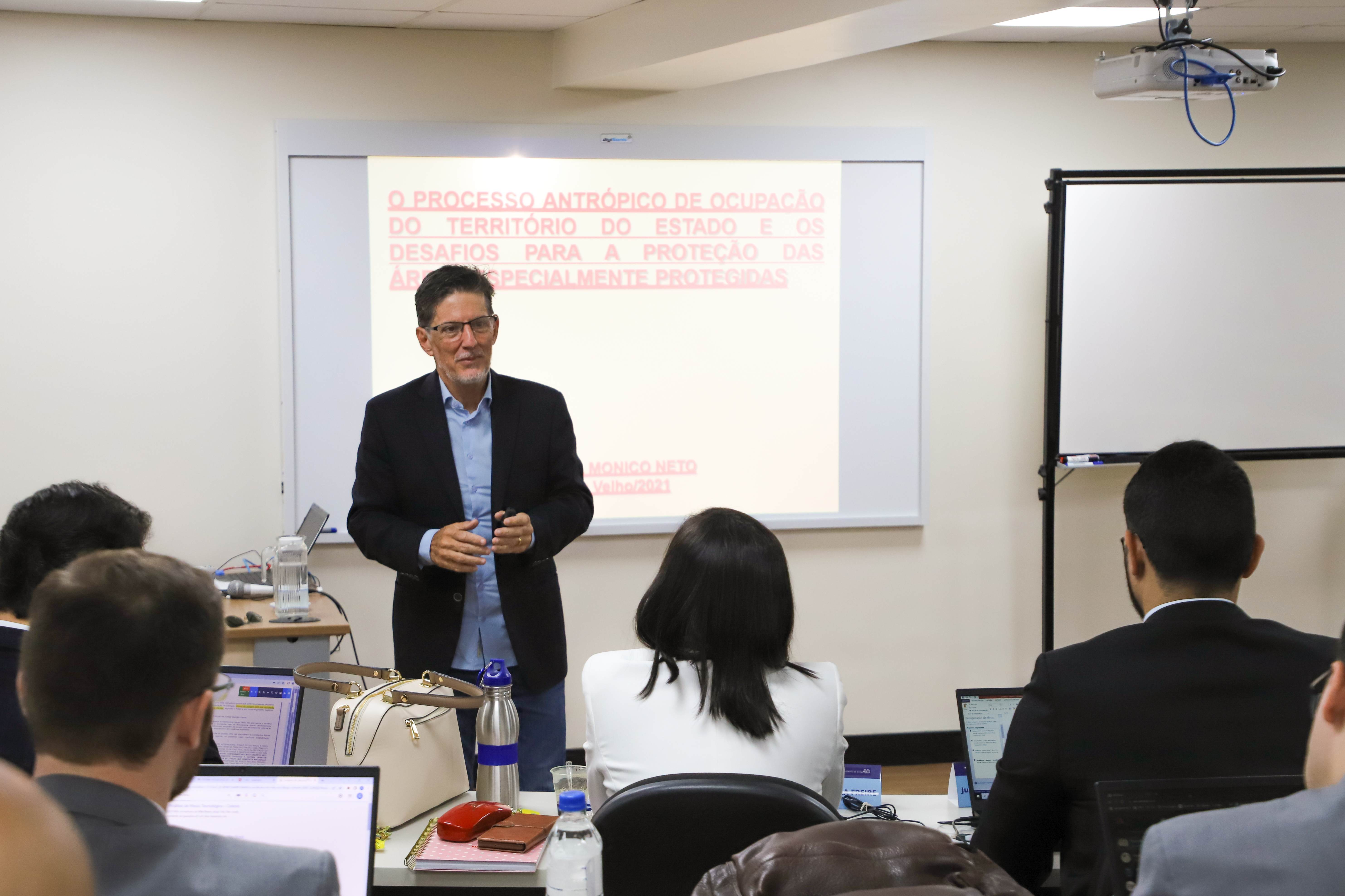 Professor da Emeron há 20 anos e diretor no biênio 2020-2021, desembargador Miguel Monico Neto se aposenta da magistratura