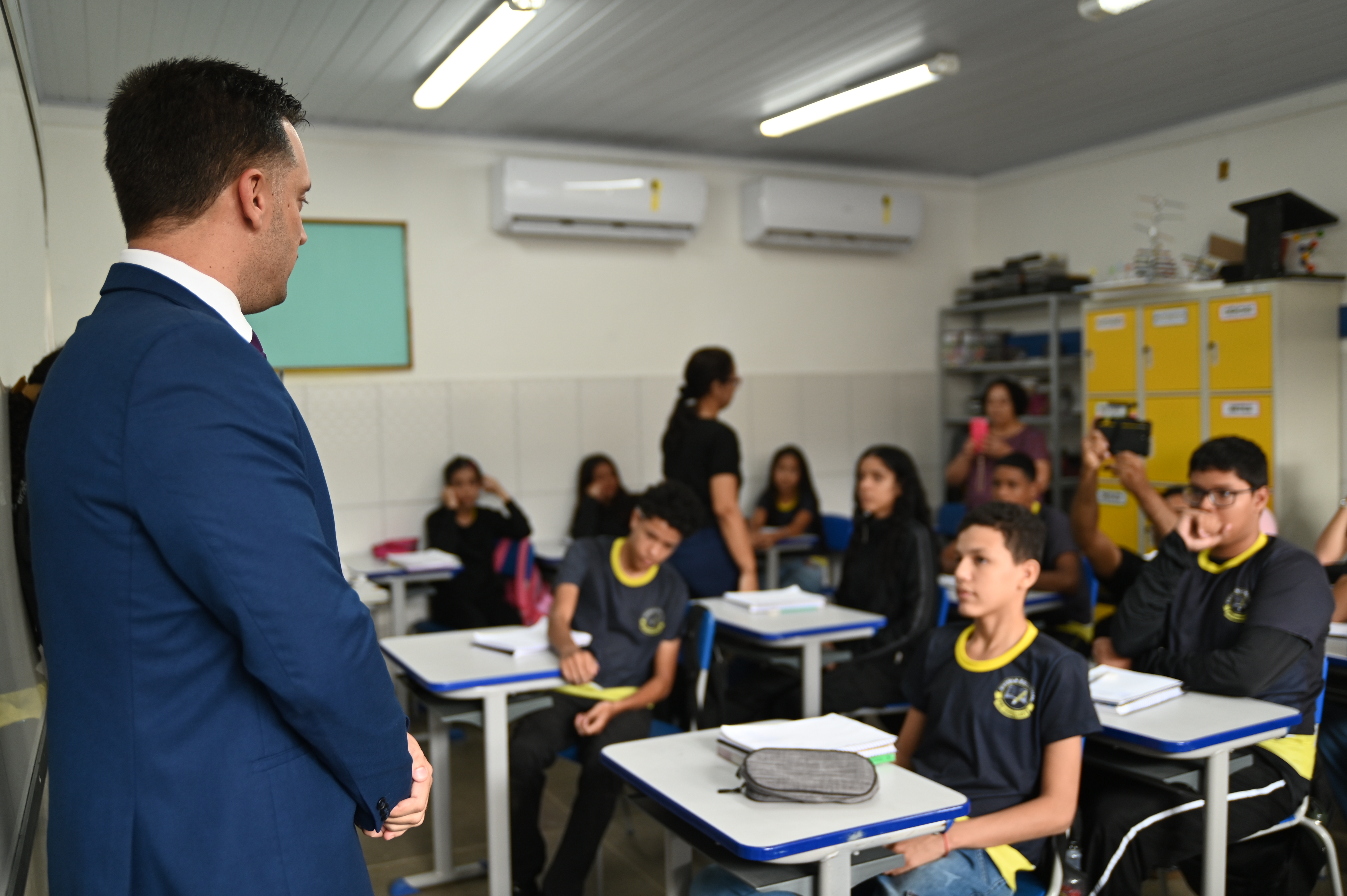 Programa Escola no Judiciário promove encontro especial entre estudante e magistrado